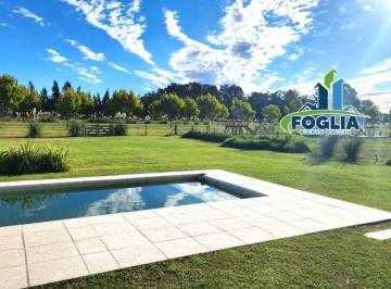 Casa de 4 ambientes, Ezeiza · Casa Moderna en Alquiler Amueblado – Estancia Villa María
