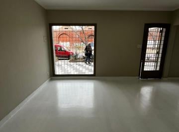 Local comercial en Alquiler de 2 ambientes Villa Marini · Local Comercial en Alquiler Sobre Calle San Martín, Godoy Cruz - Trato Dueños