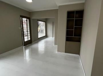 Local comercial , Godoy Cruz · Alquiler de Local Comercial Restaurado – Zona Comercial Godoy Cruz