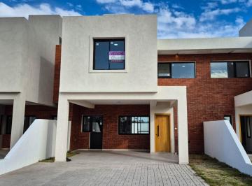 Casa · 194m² · 4 Ambientes · 1 Cochera · Vendo Duplex a Estrenar Imperdible Zona Sur