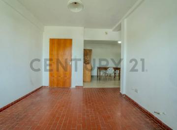 Departamento · 62m² · 3 Ambientes · 1 Cochera · Venta Departamento en Los Hornos