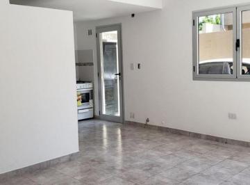 Casa · 72m² · 3 Ambientes · 1 Cochera · Dúplex en Venta - 2 Dorm. 2 Baños 1 Cochera - 90 m² - Los Hornos [financiado]