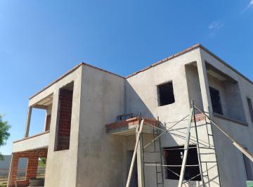 Casa · 290m² · 5 Ambientes · 4 Cocheras · Casa en Venta Apto Crédito en San Sebastián