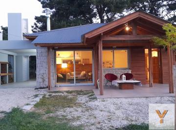 Casa · 150m² · 3 Ambientes · 1 Cochera · Casa en Venta - 1 Dormitoio 1 Baño - Cochera - 150 m² - Las Lomas de Miramar