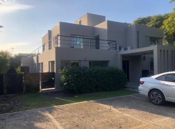Casa en Venta de 8 ambientes Troncos del Talar · Barrio Laguna del Sol, 4 Dorm., Principal en Planta Baja Oportunidad
