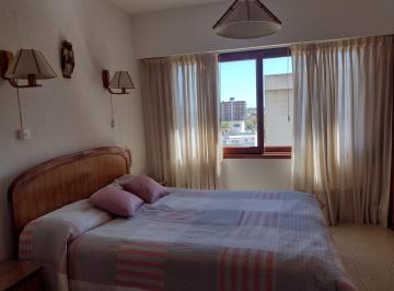 Departamento · 60m² · 3 Ambientes · Departamento en Alquiler Temporario - 2 Dorm. 2 Baños - Miramar