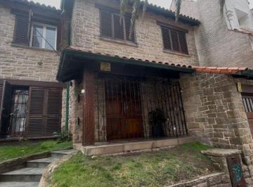 Casa de 4 ambientes, Mar del Plata · Venta Importante Chalet de Estilo 4 Ambientes con Parque y Quincho. Playa Chica