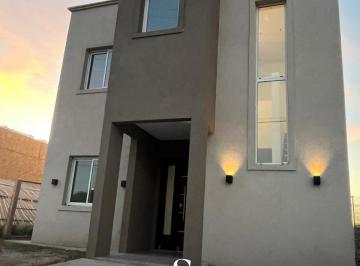 Casa · 90m² · 5 Ambientes · 2 Cocheras · Casa en Venta 5 Ambientes en Barrio Semicerrado Cardales Chico, Los Cardales