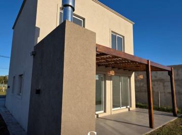 Casa · 90m² · 5 Ambientes · 2 Cocheras · Casa en Venta 5 Ambientes en Barrio Semicerrado Cardales Chico, Los Cardales