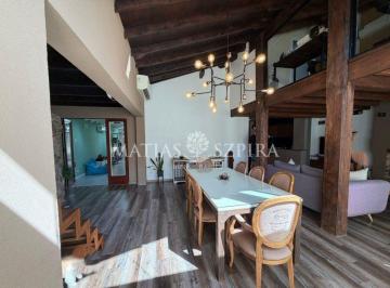 Casa · 278m² · 5 Ambientes · 3 Cocheras · Venta Casa Minimalista con Jardin Ituzaingo Norte