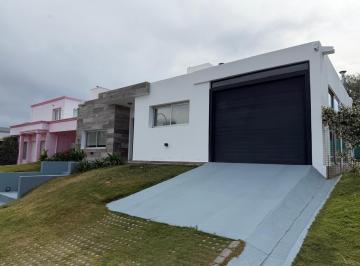 Casa · 130m² · 5 Ambientes · 1 Cochera · Las Cañitas