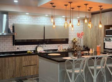 Casa de 4 ambientes, Ezeiza · Espectacular Casa en Venta en El Centro de Tristán Suarez