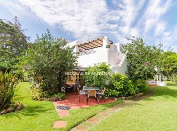 Foto1 · En Venta Casa de 3 Habitaciones en Solanas, Punta Ballena con Parrillero y Terraza