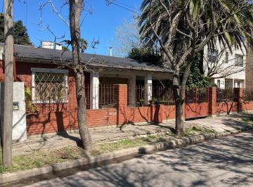 Casa · 95m² · 3 Ambientes · 1 Cochera · Casa en Venta en Villa Castells