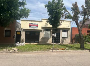 Casa · 300m² · 3 Ambientes · 1 Cochera · Casa en Venta - Los Hornos
