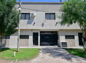PH · 63m² · 3 Ambientes · 1 Cochera · PH en Venta - Los Hornos