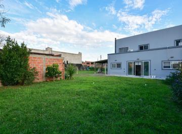 Casa · 160m² · 7 Ambientes · Casa en Venta - Melchor Romero