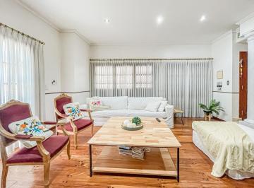 Casa · 320m² · 8 Ambientes · 3 Cocheras · Casa en Venta - La Plata