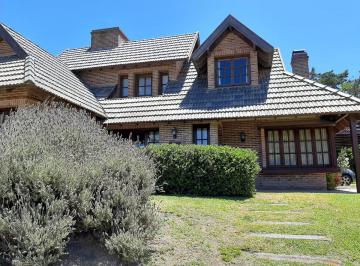 Casa · 250m² · 4 Ambientes · 3 Cocheras · Casa en Venta - Pinamar