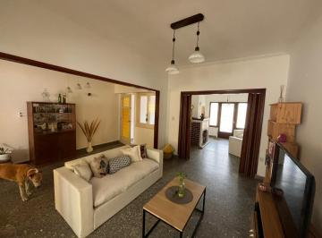 Casa · 120m² · 3 Ambientes · 1 Cochera · Casa en Venta La Plata