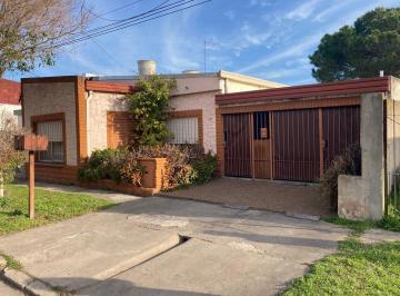 Casa · 120m² · 6 Ambientes · 1 Cochera · Casa en Venta - Ensenada