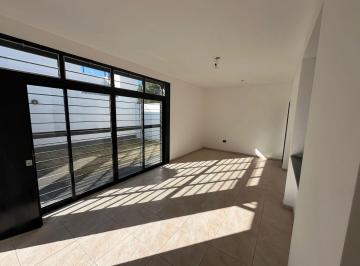 PH · 70m² · 3 Ambientes · 2 Cocheras · PH en Venta - San Carlos
