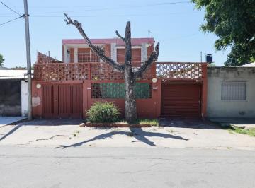Casa · 182m² · 7 Ambientes · 2 Cocheras · Venta Dos Viviendas. Altura Bv. Oroño 4200