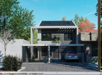 Casa · 220m² · 4 Ambientes · 3 Cocheras · Casa Minimalista en Venta en Castelar Norte