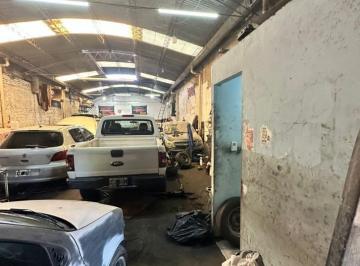 Bodega-Galpón · 210m² · U$s 89.000. - - Galpon 210 m², Techo Parabolico - Dr. Balbin 2500 - Lanus