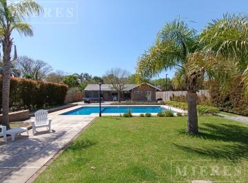 Casa · 230m² · 7 Ambientes · 2 Cocheras · Casa en Venta en El Barrio Santa María de Tigre con Amarra