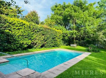Casa · 216m² · 6 Ambientes · 2 Cocheras · Casa en Venta en Santa María de Tigre