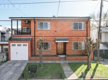Casa · 120m² · 5 Ambientes · 1 Cochera · Casa en Venta en Tigre