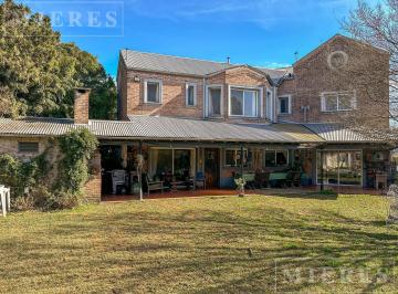 Casa · 370m² · 9 Ambientes · 3 Cocheras · Casa en Venta en El Viejo Vivero