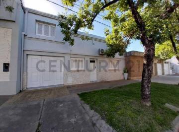 Casa · 164m² · 6 Ambientes · 1 Cochera · Venta Casa Centrica de 3 Dorm. con Amplio Patio en Rafaela