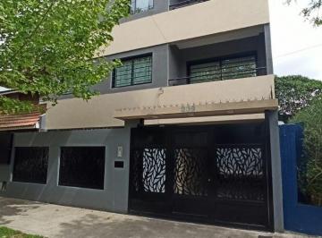 Departamento de 1 ambiente, Lomas de Zamora · Departamento con Patio a Estrenar Apto Profesional Y/o Vivienda en Lomas Centro!