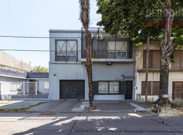 Frente · Casa en Bernal