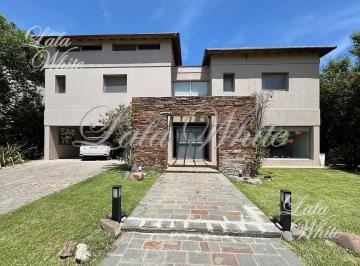 Casa · 295m² · 6 Ambientes · 2 Cocheras · Casa con Pileta en Venta - Saint Thomas Sur, Canning, Esteban Echeverría