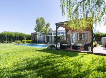 Casa · 186m² · Casa en Venta 3 Dorm. Area 60 La Victoria