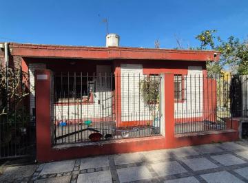 Casa · 101m² · 3 Ambientes · Venta - Casa 3 Ambientes en Esquina