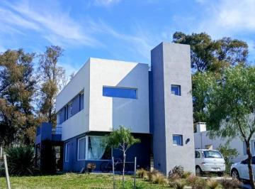 Casa · 151m² · 4 Ambientes · 2 Cocheras · Casa en Venta, 4 Ambientes, en Santa Elena, Pilar del Este, Gba Norte