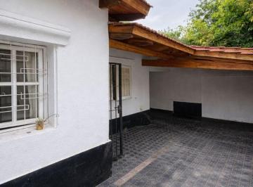 Casa en Venta de 6 ambientes General Espejo · Bancario Remodelada