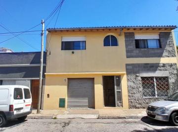 Casa de 5 ambientes, Tres de Febrero · Hermosa Casa en Venta