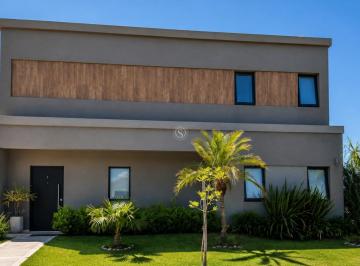 Casa · 193m² · 4 Ambientes · 1 Cochera · Casa en Venta en Santa Elisa, Pilar del Este, Pilar