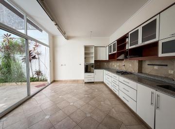 Casa · 158m² · 6 Ambientes · 2 Cocheras · Casa en Venta - 4 Dorm. - Arroyito