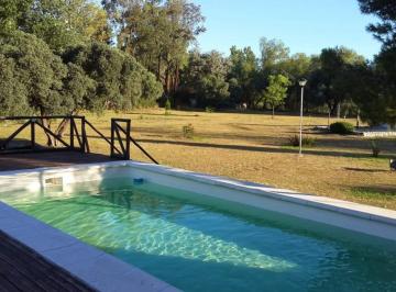 Casa · 310m² · 5 Ambientes · 2 Cocheras · Casa a La Venta en Las Tapias
