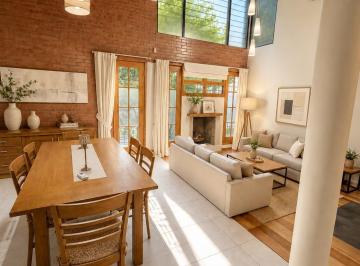 Casa de 6 ambientes, Dorrego · Dorrego, Pasaje Bailen. Arq.