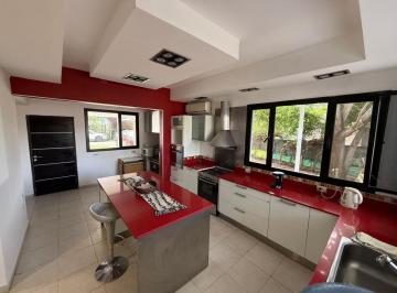 Casa de 5 ambientes, Cipolletti · Venta Casa Gerencial 3 Dorm. Barrio Cerrado - Cipolletti