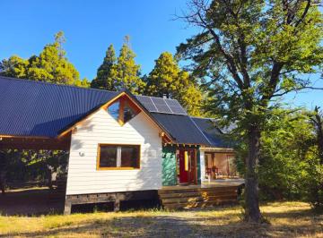 Casa de 3 ambientes, Trevelín · Casa de 160 m² en Laguna Brychan