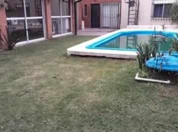 Casa de 4 ambientes, Morón · Venta Casa 3 Dorm. Morón Lote Propio Pileta Quincho Acepta PH o Depto