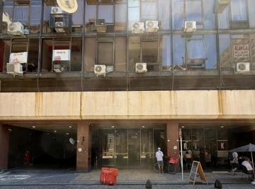Oficina comercial · 30m² · 2 Ambientes · Oficina Monoambiente de 10 X 3 Al Frente con Baño Propio